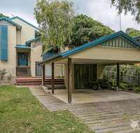 Flipper Beach House - Australia Accommodation