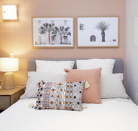 Former Dress Circle Nth Adelaide Apt with Aircon - Australia Accommodation