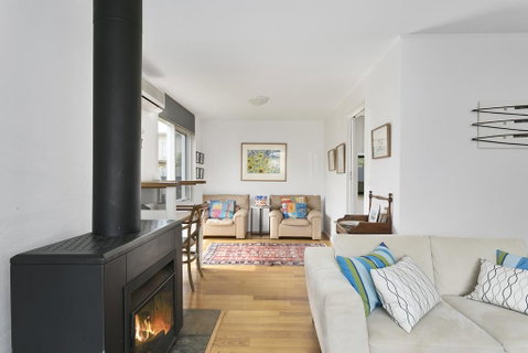 Front Beach Shack - Renovated House In A Quiet Location - Australia Accommodation 2