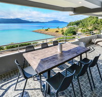 Fully Renovated Frangipani Beach Front Apartments - Australia Accommodation