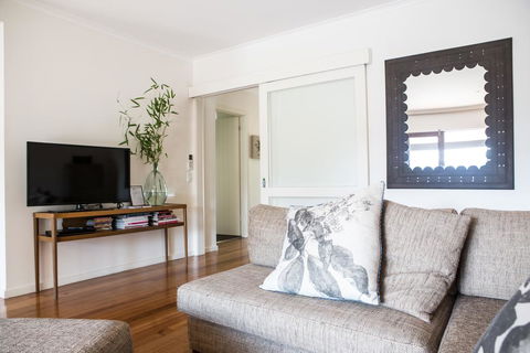 Furmston House & Studio - Australia Accommodation 1