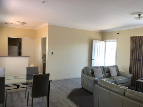 Gale Street Motel & Villas - Australia Accommodation 2