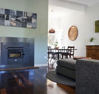 Gallery House Dwellingup - Australia Accommodation