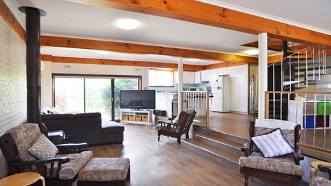 GETAWAY ON GARDEN - FREE WIFI - PET FRIENDLY (OUTSIDE ONLY) - Australia Accommodation 2