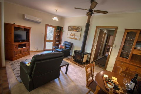 Glenlee Cottage - Australia Accommodation 2