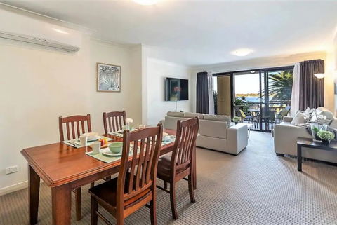 Gold Coast Apartment At Sandcastles On Broadwater - Australia Accommodation 2