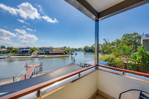 Gold Coast Stunning Waterfront Holiday Retreat - Australia Accommodation 1