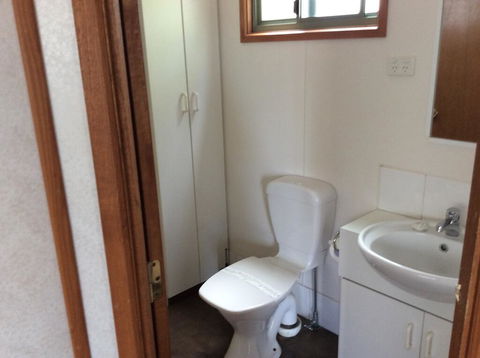 Golden Country Motel And Caravan Park - Australia Accommodation 2