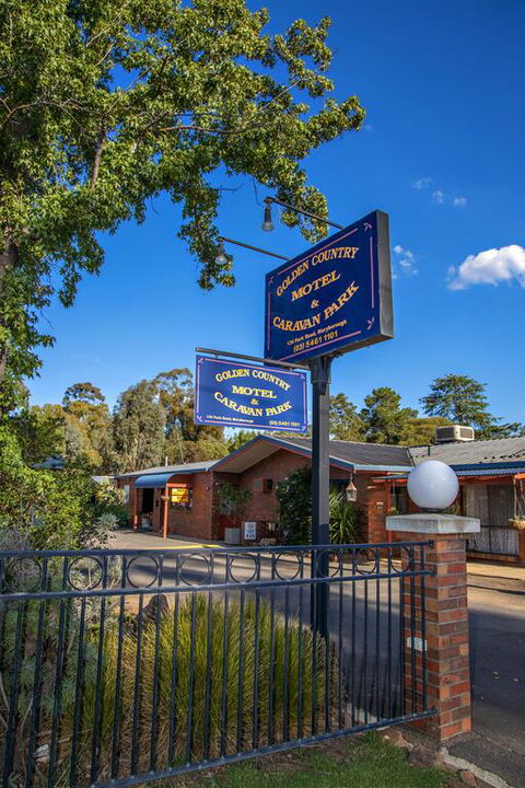 Golden Country Motel And Caravan Park - Australia Accommodation 3