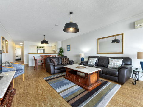 Goldsborough Place Apartments - Australia Accommodation 3