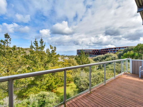 Golfers Paradise By The Beach - Australia Accommodation 3