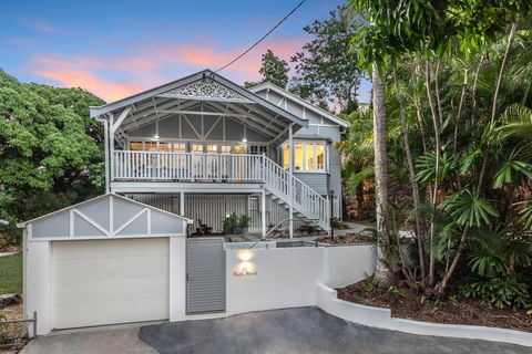 Gorgeous Home 3 Mins To Strand - Australia Accommodation 0