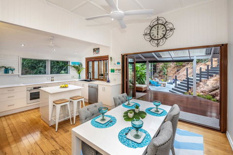 Gorgeous Home 3 Mins To Strand - Australia Accommodation 3