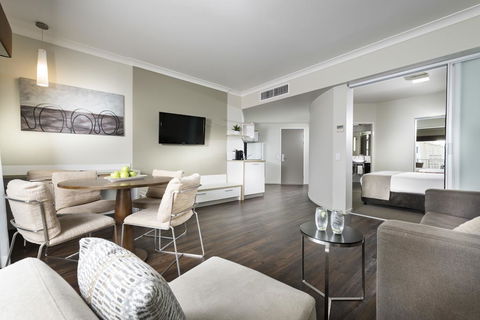 Grand Hotel And Apartments Townsville - Australia Accommodation 3
