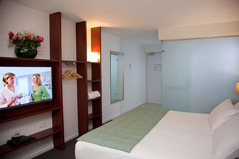 Grand Hotel And Studios - Australia Accommodation 1