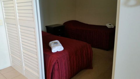 Grand Hotel Ocean View Apartment Labrador - Australia Accommodation 3