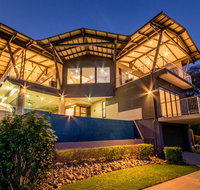 GRAND LUXURY MANSION WITH POOL 2 BUGGIES AND FABULOUS OCEAN VIEWS - Australia Accommodation