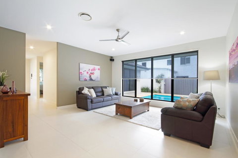 Grand Parade - Australia Accommodation 3