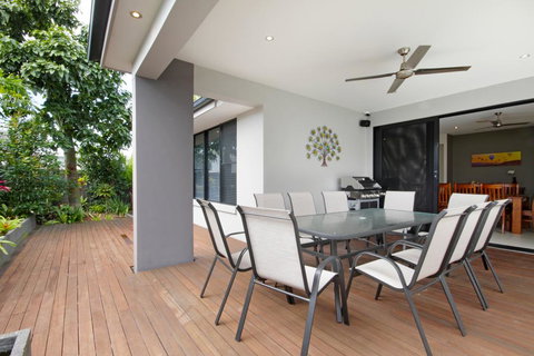 Grand Parade - Australia Accommodation 2