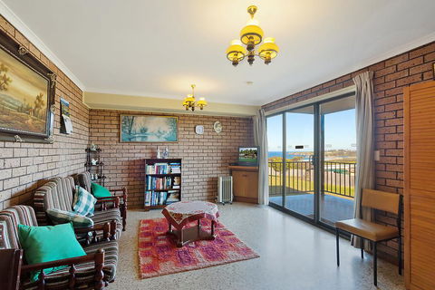 Grandview Apartment - Ocean Views - Australia Accommodation 0