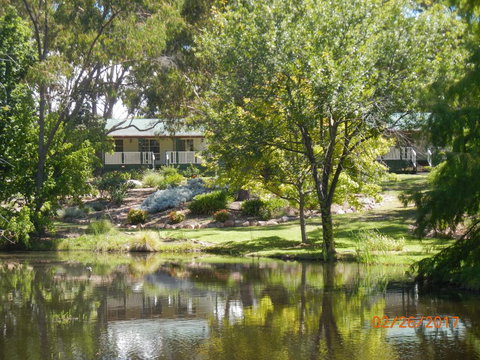 Granite Gardens Cottages & Lake Retreat - Australia Accommodation 0