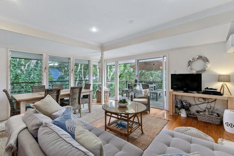 Grevillea - Australia Accommodation 1