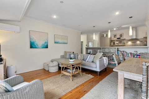 Grevillea - Australia Accommodation 3