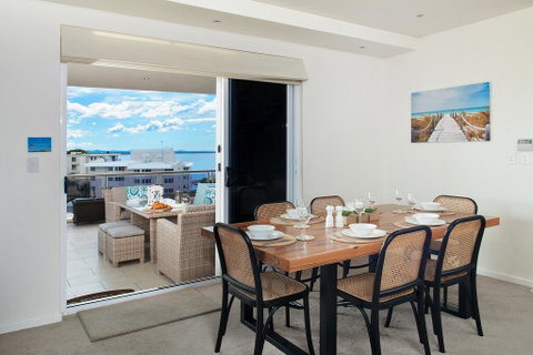 Harbour View Penthouse - The Perfect Location - Australia Accommodation 3