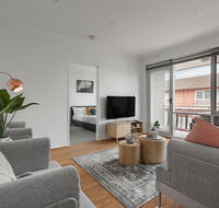Heart of Ormond Apartment by Ready Set Host - Australia Accommodation