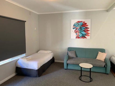 Hello Adelaide Motel And Apartments - Australia Accommodation 2
