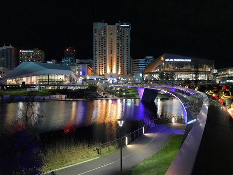 Hello Adelaide Motel And Apartments - Australia Accommodation 0
