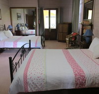 Henry's Cottage - Australia Accommodation