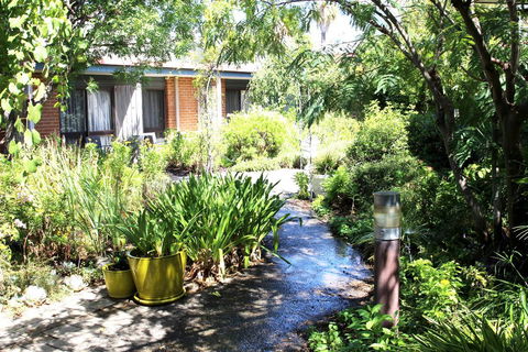 Henry's Quirindi - Australia Accommodation 2