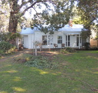 Heronswood Cottage - Australia Accommodation