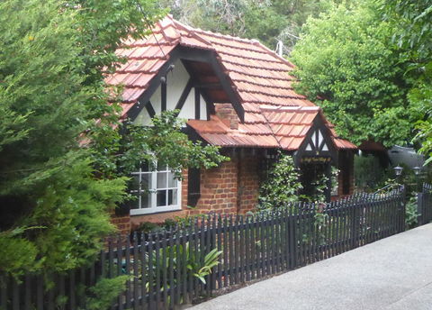 High View Cottage - Australia Accommodation 0