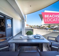 Higher Ground on Seaview-Superb Beach Lifestyle - Wifi - Metres from the beach - Australia Accommodation