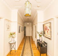 Hillside Cottage  Comfy Spacious Walk to CBD  Stannies - Australia Accommodation