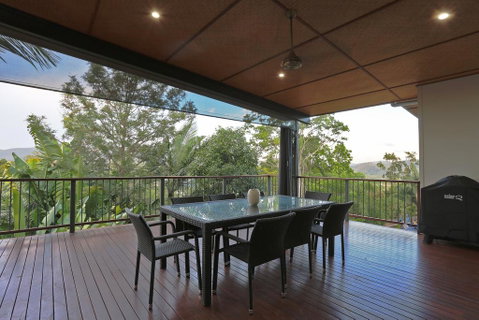 Hilltop Views - Cannonvale - Australia Accommodation 1
