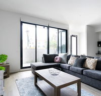 HOLIDAY HOME 3BR TOWNHOUSE with WIFI NEAR HIGHPOINT - Australia Accommodation