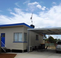 Holiday House Clermont - Australia Accommodation