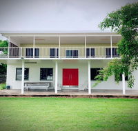 Holiday Rental - Huge House With Beach Views - Australia Accommodation