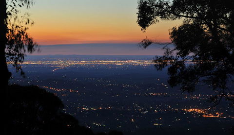 Holly Lodge - Australia Accommodation 2