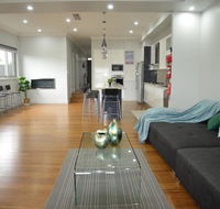 Home away from home newly built and spacious - Australia Accommodation