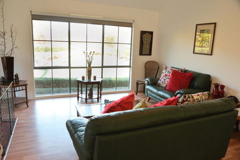 Home Farm Healesville - Australia Accommodation 2