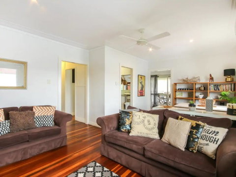 Homely Pembroke On The Park Cottage - Australia Accommodation 0