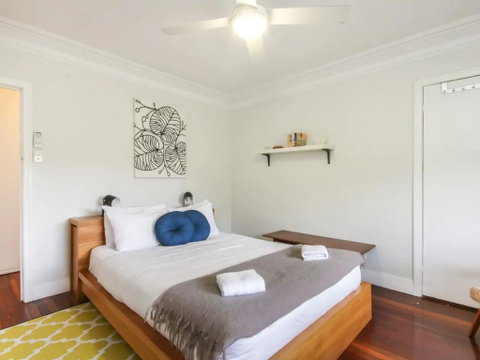Homely Pembroke On The Park Cottage - Australia Accommodation 3