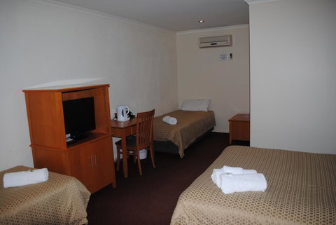 Horse & Jockey Hotel Motel - Australia Accommodation 2