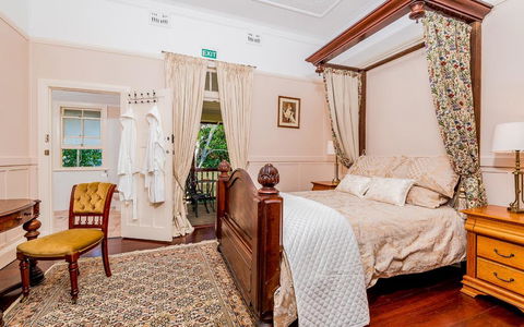 Ithaca - Australia Accommodation 2