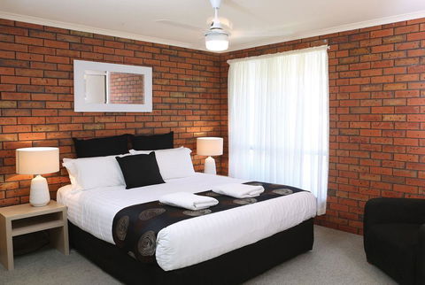 Jacaranda Holiday Units - Australia Accommodation 3