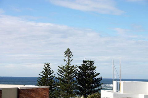 Jade Waters U4/ Latona Ave - Australia Accommodation 1